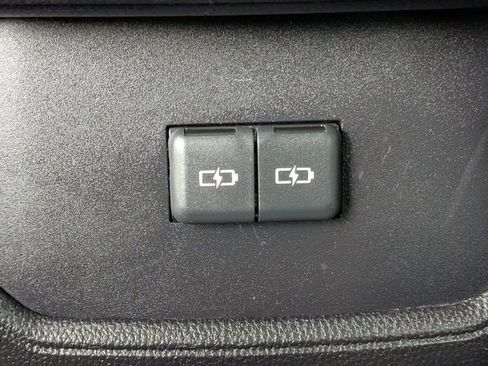 Used 2023 Toyota Highlander XLE image 16