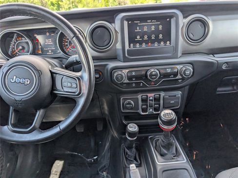 Used 2019 Jeep Wrangler Unlimited Sport S AWD/4WD image 17
