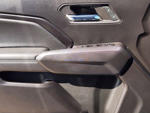 Used 2023 Chevrolet Colorado LT w/ LT Convenience Package II image 19