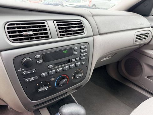 Used 2003 Ford Taurus SE FWD image 10