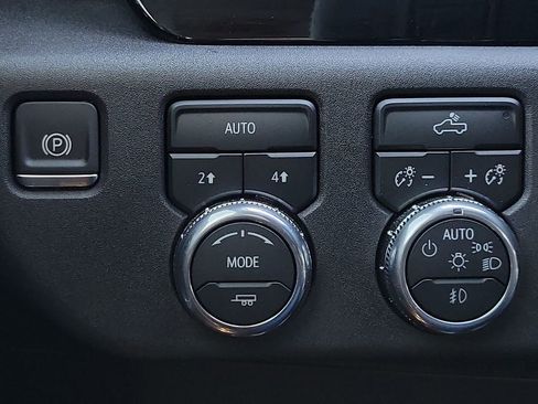 Used 2024 GMC Sierra 1500 Elevation w/ LPO, Elevation Black Package image 13