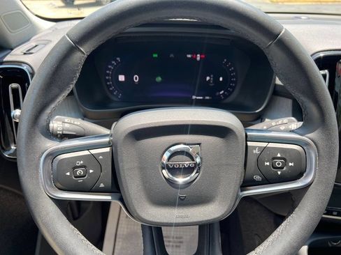 Used 2024 Volvo XC40 B5 Plus AWD/4WD image 17