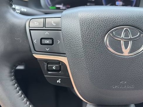 Used 2023 Toyota Crown AWD/4WD image 9