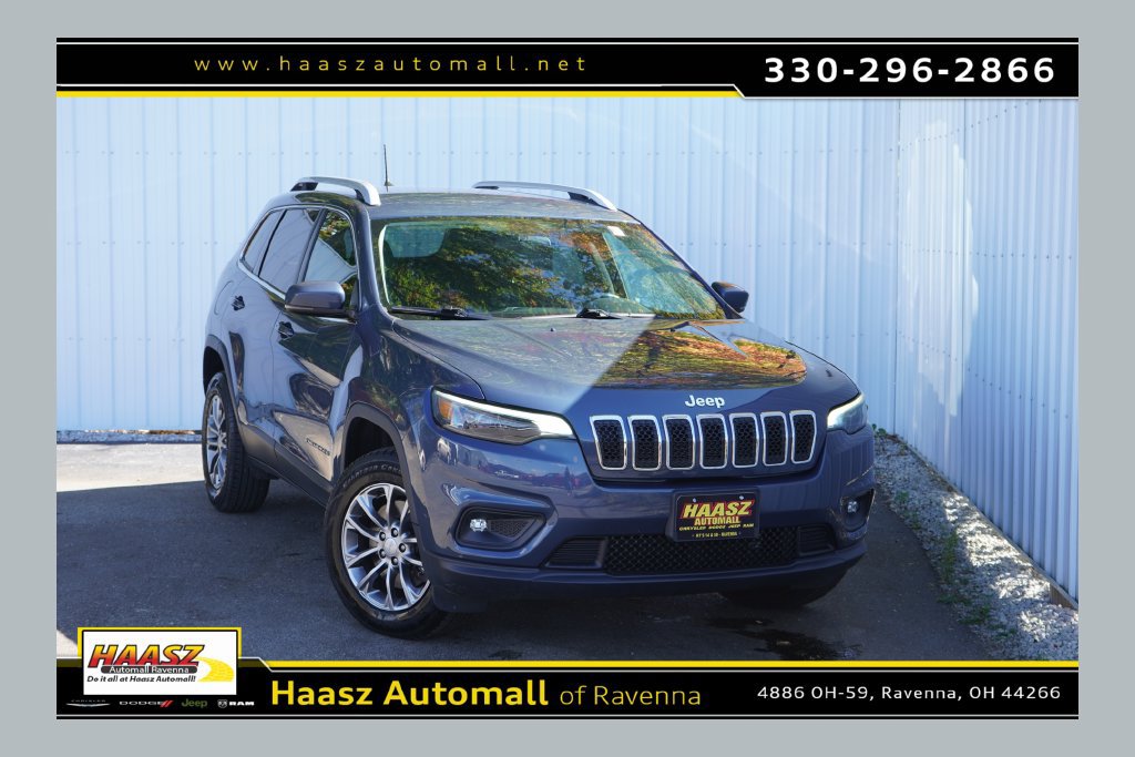 Used 2019 Jeep Cherokee Latitude Plus w/ Cold Weather Group AWD/4WD image 1