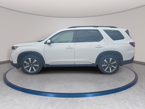 Used 2025 Honda Pilot Elite image 8
