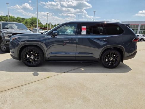 New 2026 Toyota Grand Highlander FWD image 4