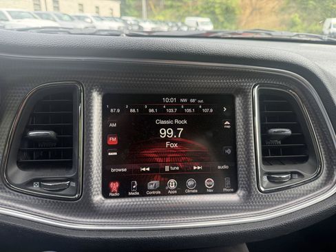 Used 2016 Dodge Challenger SRT Hellcat RWD image 13