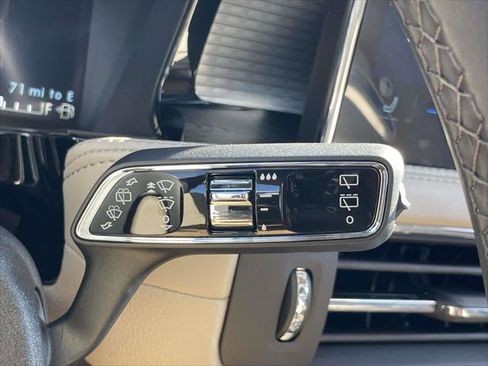 Used 2025 Lincoln Corsair AWD image 22