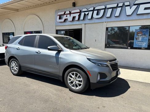Used 2024 Chevrolet Equinox LT FWD image 1