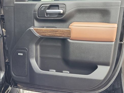 Certified 2023 Chevrolet Silverado 2500 High Country w/ Z71 Off-Road Package image 17