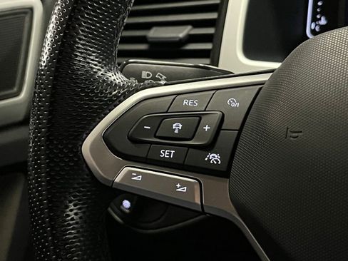 Used 2022 Volkswagen Atlas Cross Sport SEL R-Line image 26