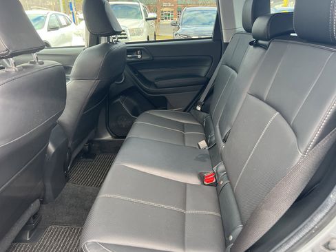 Used 2018 Subaru Forester 2.5i Touring w/ Popular Package #2 image 8
