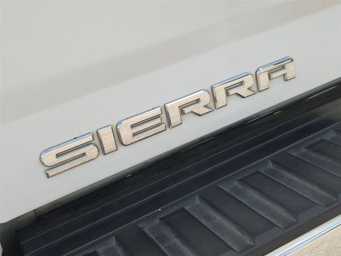 Used 2019 GMC Sierra 2500 SLT w/ Duramax Plus Package AWD/4WD image 29