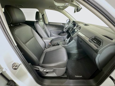 Used 2023 Volkswagen Tiguan SE FWD image 29
