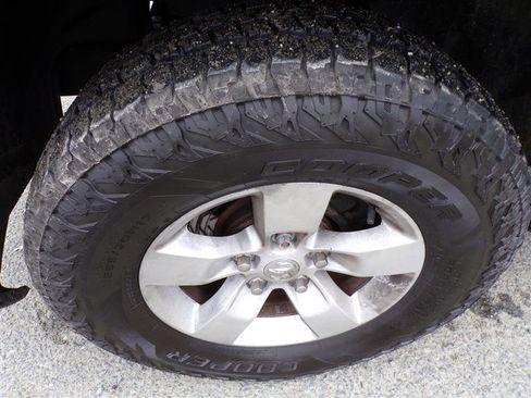 Used 2018 RAM 1500 Express image 43