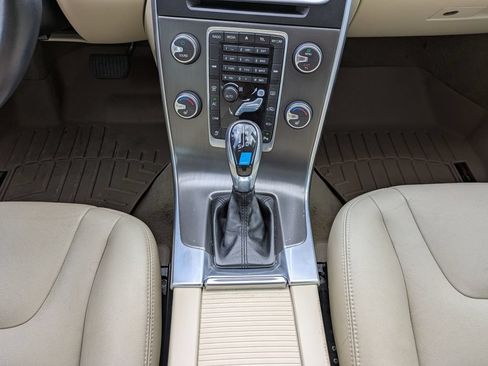 Used 2015 Volvo V60 T5 Premier Plus FWD image 12