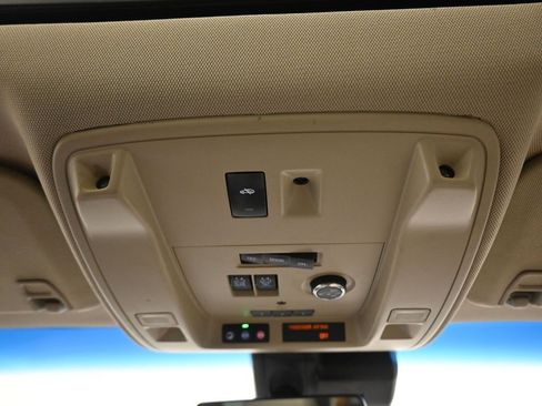 Used 2018 Cadillac Escalade ESV Luxury image 29