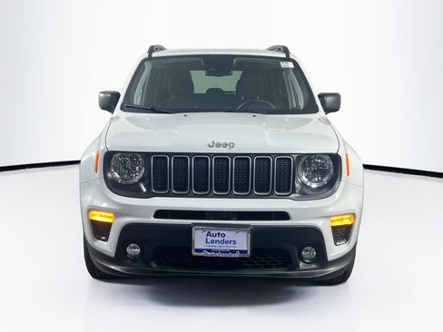 Used 2022 Jeep Renegade Latitude w/ Convenience Group image 2