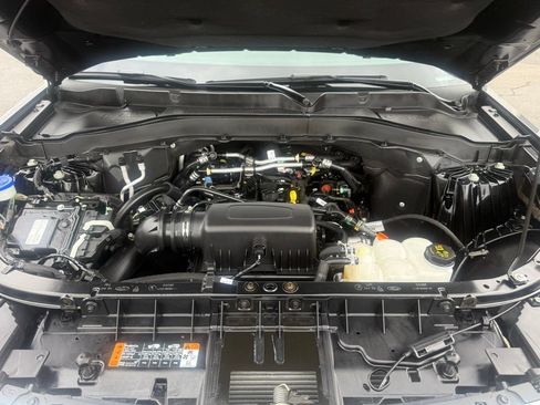 Used 2024 Ford Explorer XLT AWD/4WD image 64