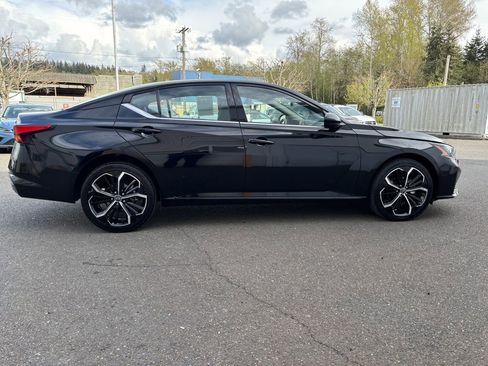 Used 2024 Nissan Altima 2.5 SR AWD/4WD image 8