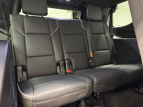 Used 2022 Cadillac Escalade Premium Luxury AWD/4WD image 41