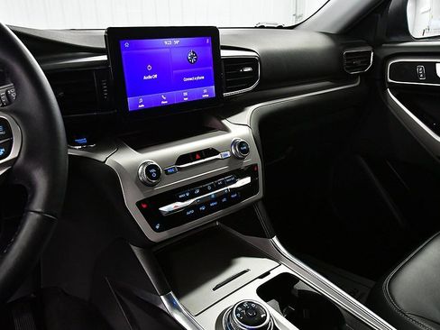 Used 2024 Ford Explorer XLT w/ Equipment Group 202A image 23