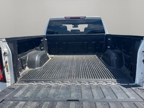 Used 2025 GMC Sierra 1500 SLT AWD/4WD image 12