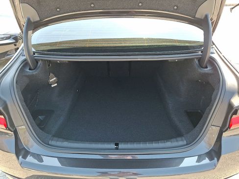 Used 2023 BMW M550i xDrive w/ Executive Package image 33