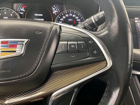 Used 2019 Cadillac XT5 Platinum AWD/4WD image 21