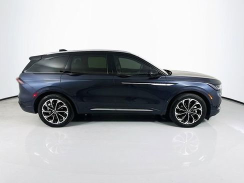 Used 2024 Lincoln Nautilus Reserve w/ Equipment Group 202A image 10