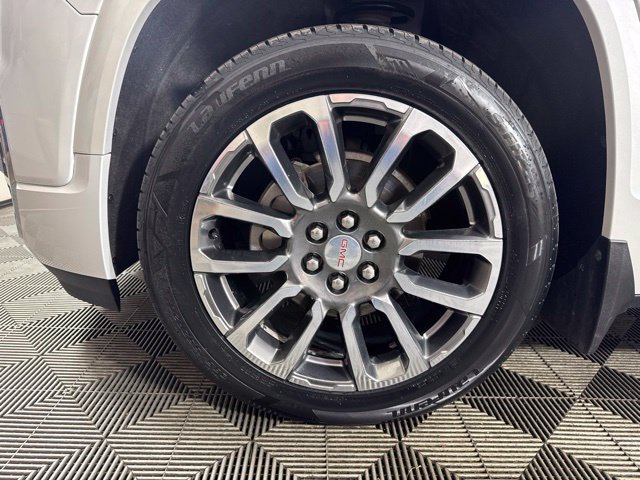 Used 2020 GMC Acadia Denali w/ Technology Package AWD/4WD image 10