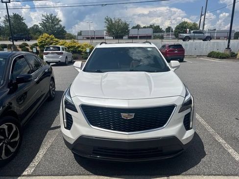 Used 2019 Cadillac XT4 Sport FWD image 2
