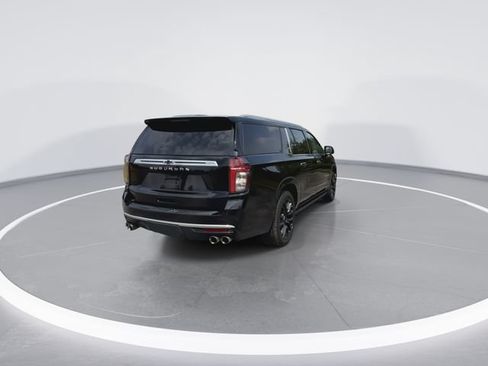 Used 2023 Chevrolet Suburban High Country w/ Advanced Technology Package AWD/4WD image 10