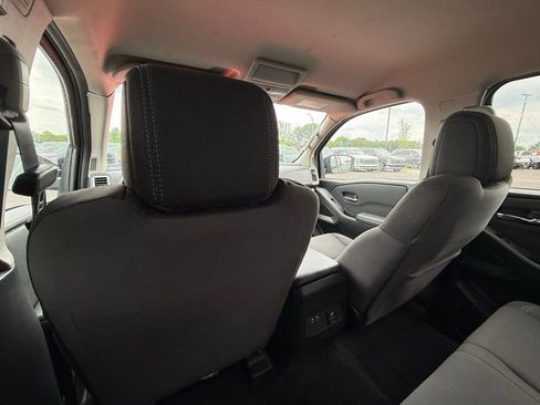 Used 2024 Nissan Frontier SV w/ SV Convenience Package AWD/4WD image 25