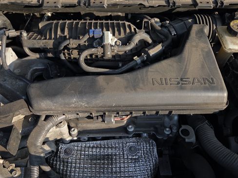 Used 2019 Nissan Rogue SV w/ Premium Package FWD image 18