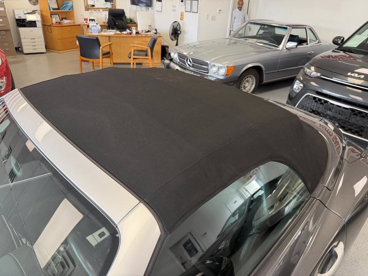 Used 2005 Chrysler Crossfire Limited RWD image 18