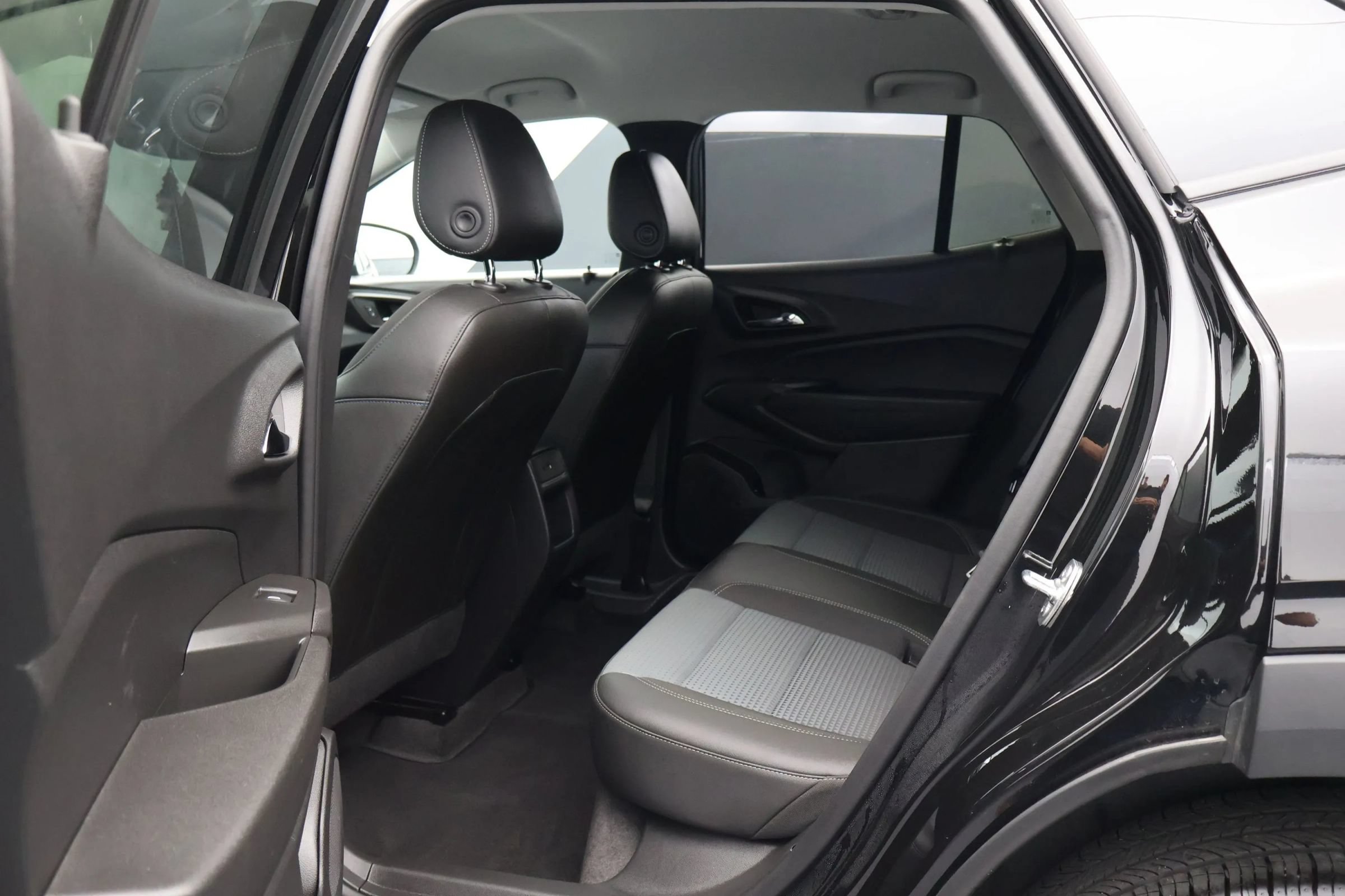 Used 2026 Chevrolet Trax LT FWD image 15