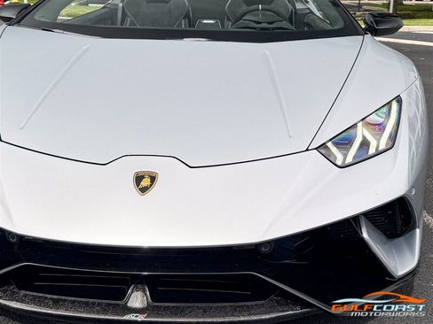 Used 2019 Lamborghini Huracan Performante AWD/4WD image 3