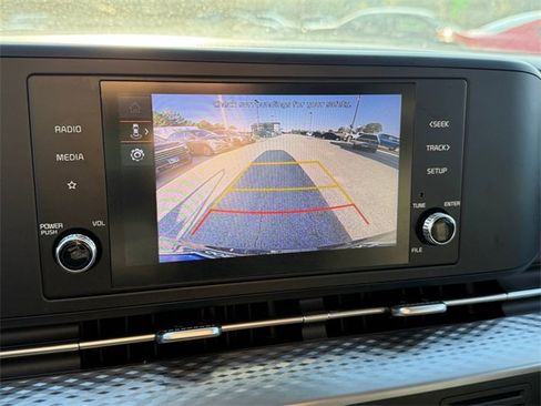 Used 2024 Kia Carnival LX image 13