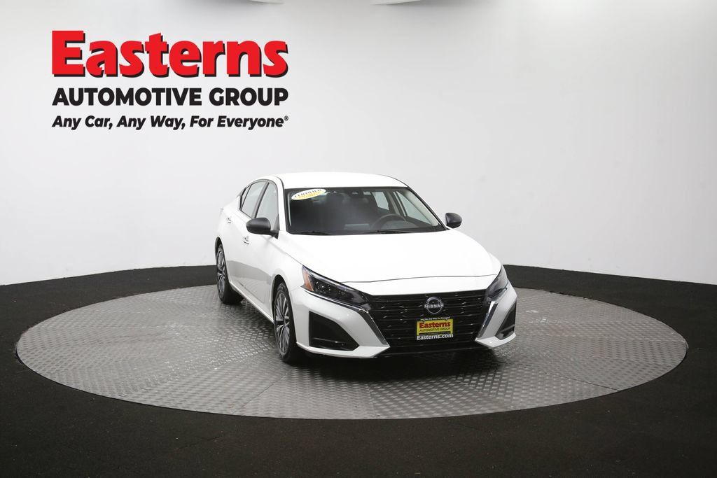 Used 2025 Nissan Altima 2.5 SV FWD image 48