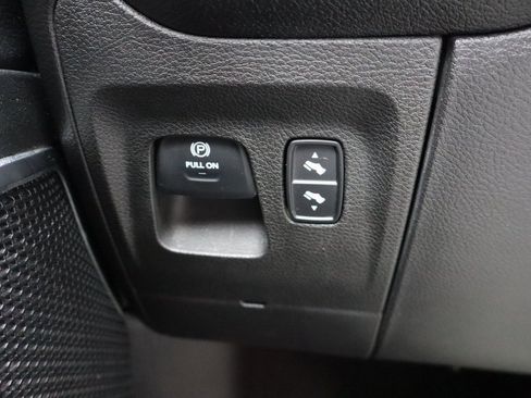 Used 2019 RAM 1500 Laramie image 11