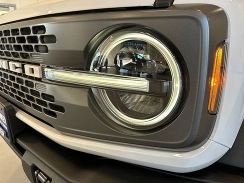 Used 2023 Ford Bronco Badlands w/ Sasquatch Package image 11