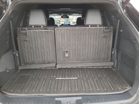 Used 2023 Toyota Highlander XSE image 27