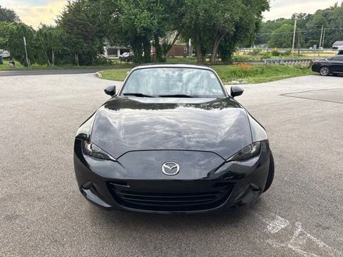 Used 2017 MAZDA MX-5 Miata RF Club RWD image 2