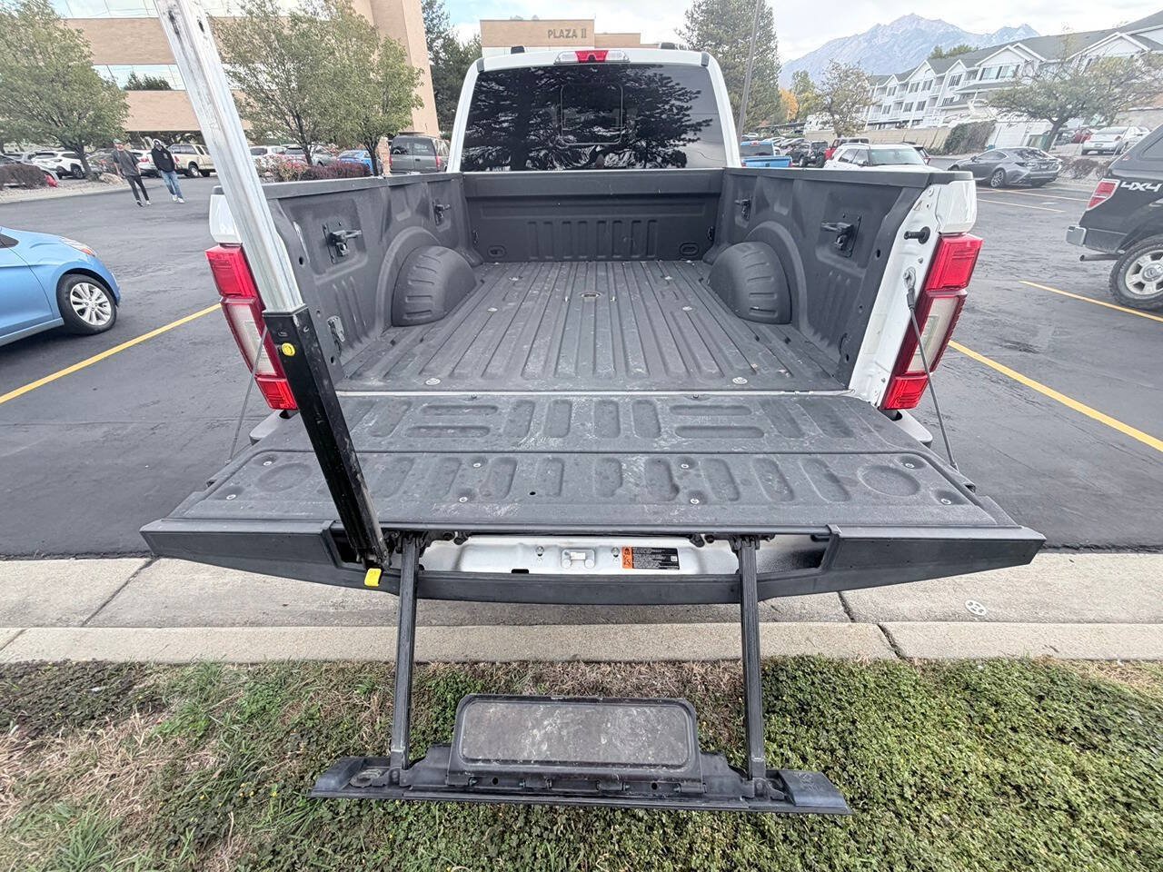 Used 2020 Ford F350 Lariat w/ Lariat Ultimate Package AWD/4WD image 35