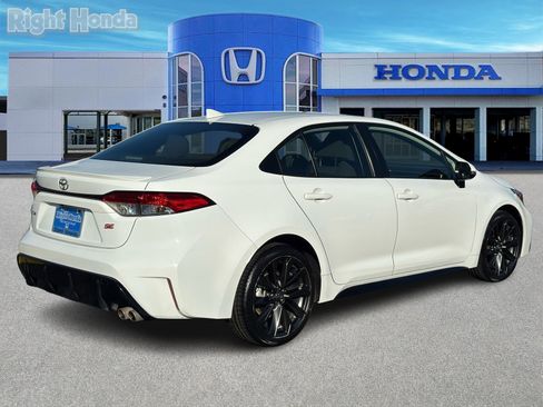 Used 2024 Toyota Corolla SE image 7