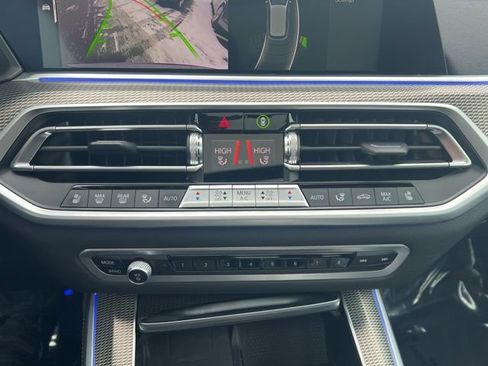 Used 2022 BMW X5 M50i image 16