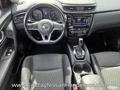 Used 2018 Nissan Rogue SV image 12