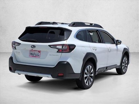 Used 2025 Subaru Outback Limited w/ Tech Package 3 AWD/4WD image 5