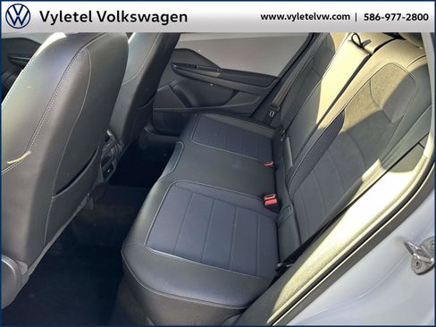 Certified 2023 Volkswagen Taos SE w/ Black Wheel Package image 12